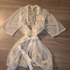 VTG 80s Val Mode Small Sheer White Lace Robe with Satin Tie Floral Accents